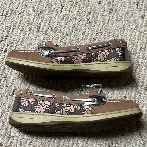 ◽️SPERRY: Women’s size 8, classic top-sider loafers, tan w/floral pattern◽️ - Picture 7 of 10